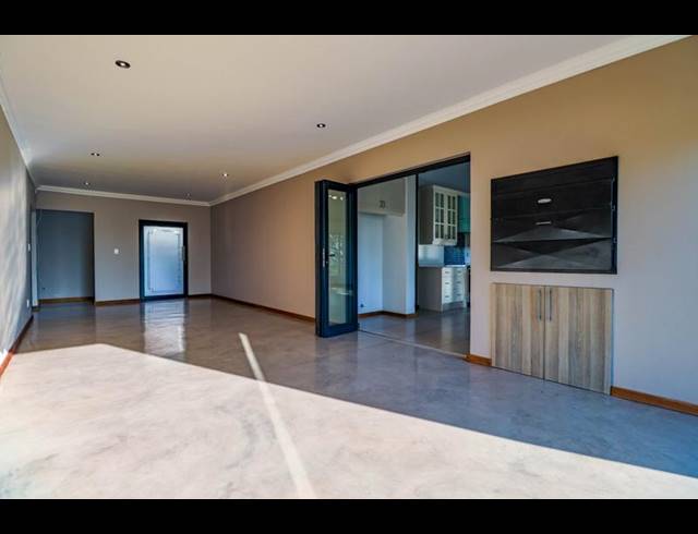 3 BEDROOM PROPERTY TO RENT IN COPPERLEAF ESTATE